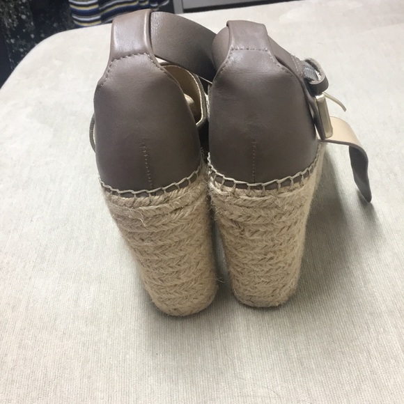 Marc Fisher Olive Green Suede & Gray Leather  Wedge with Gold Buckle - Picture 4 of 6